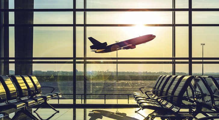 Fly der letter i lufthavn
